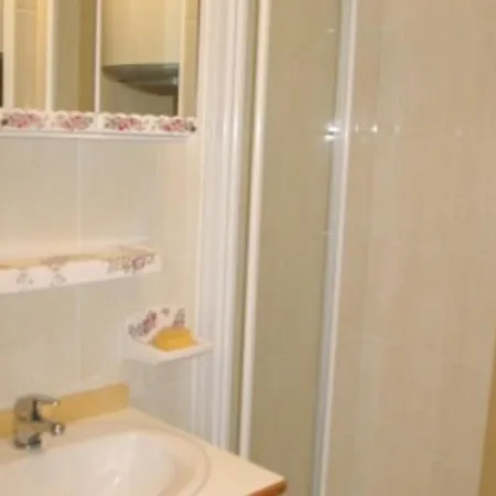 Confortable Au Pied Des Pistes Avec Balcon - Fr-1-557-45 *